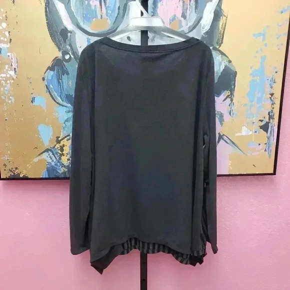 Alembika Gray Tunic with Striped Bottom - Picture 5 of 5